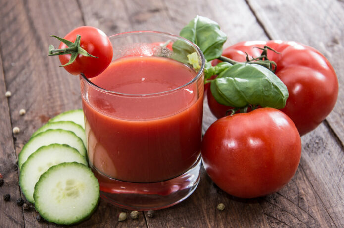 kakaja-polza-ot-naturalnogo-tomatnogo-soka-i-komu-on-kategoricheski-protivopokazan-1-8416715