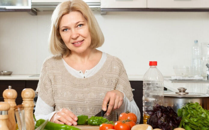 neskolko-prostyh-produktov-uluchajuschih-metabolizm-u-zhenschin-i-pomogajuschih-hudet-posle-50-let-2-8569536