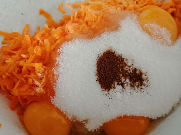 morkovnyj-pirog-v-multivarke-recept-moej-mamy-4-4255457