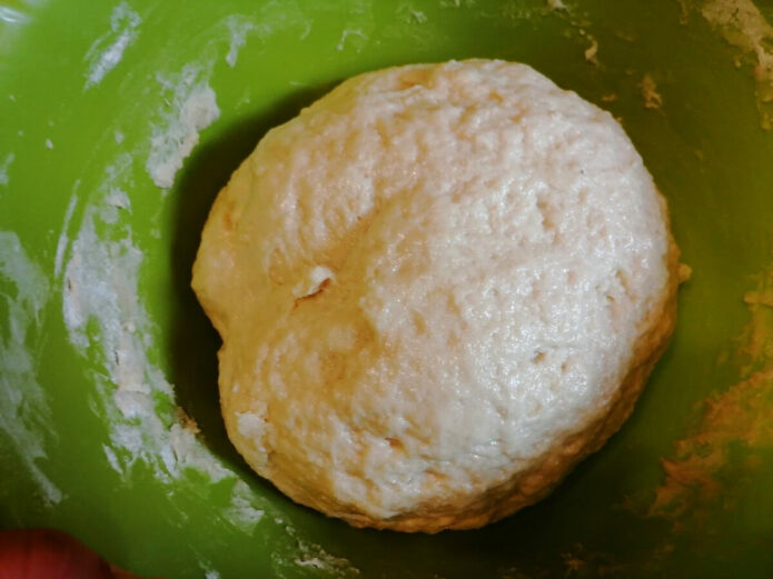 nezhnejshee-testo-dlja-pirozhkov-i-sosisok-v-teste-3-8858228