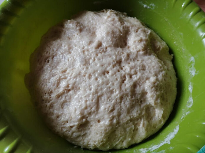 nezhnejshee-testo-dlja-pirozhkov-i-sosisok-v-teste-4-4097569