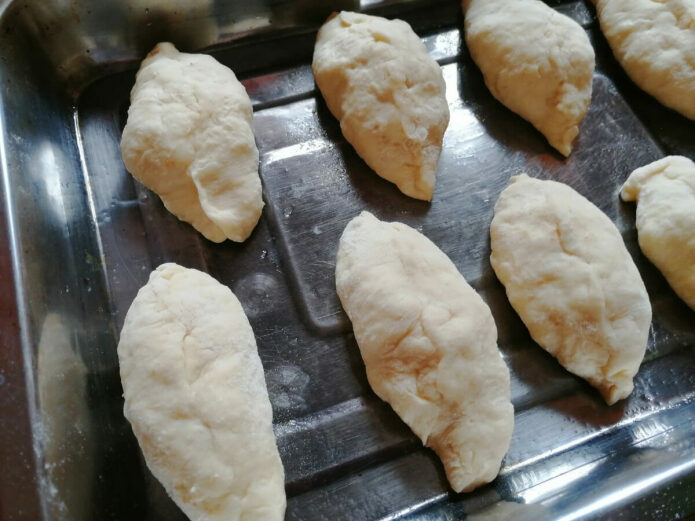nezhnejshee-testo-dlja-pirozhkov-i-sosisok-v-teste-6-4304098