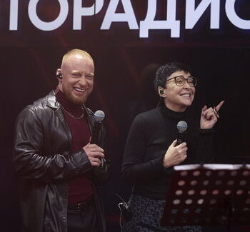 Лолита и Леша Свик подарили слушателям музыкальный сюрприз
